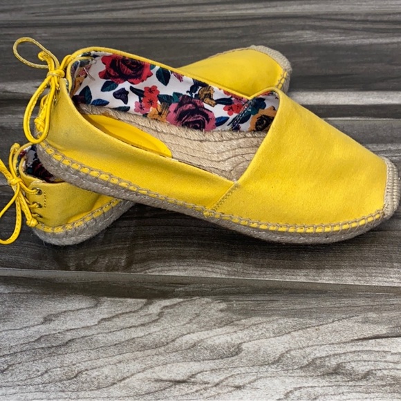 Vera Bradley Lace-back Espadrilles - Picture 8 of 15